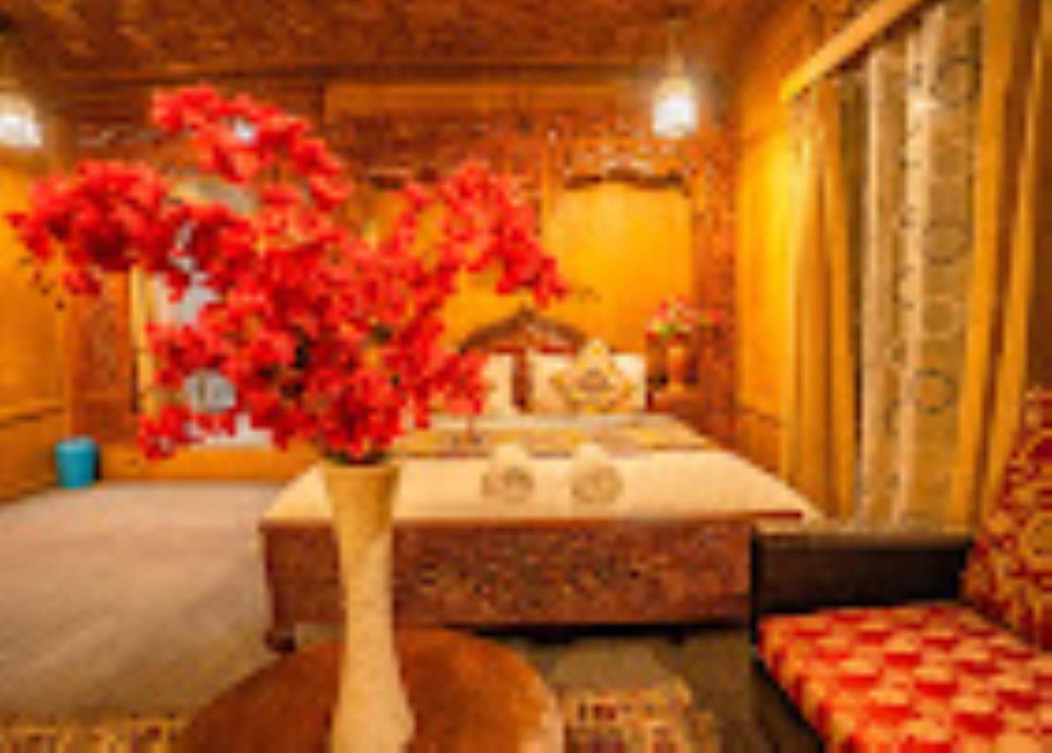 Young Bombay Premium Heritage Houseboat Srīnagar Exterior foto