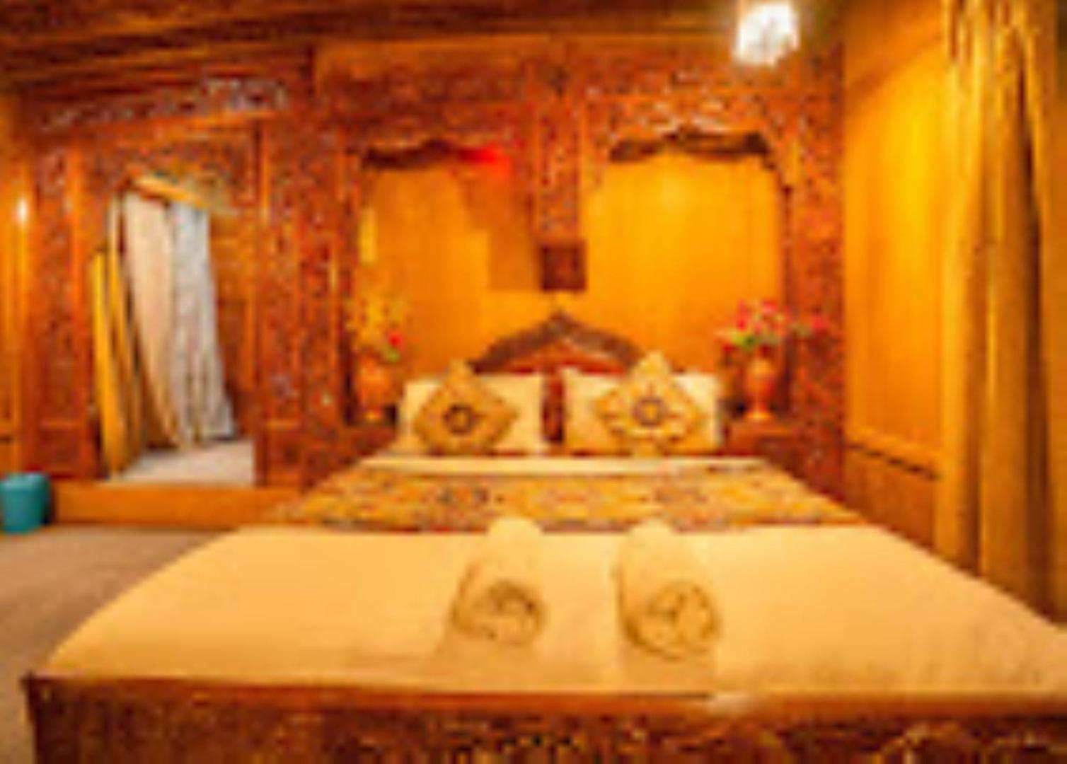 Young Bombay Premium Heritage Houseboat Srīnagar Exterior foto